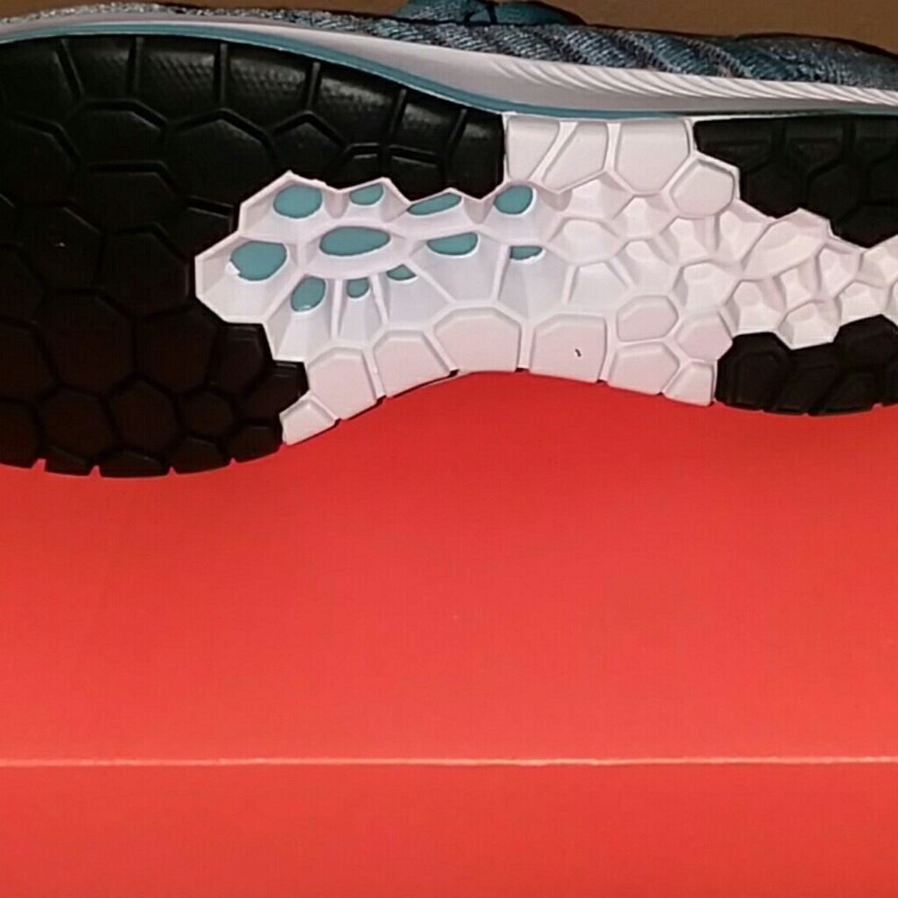 Nike - Picture 3 of 6